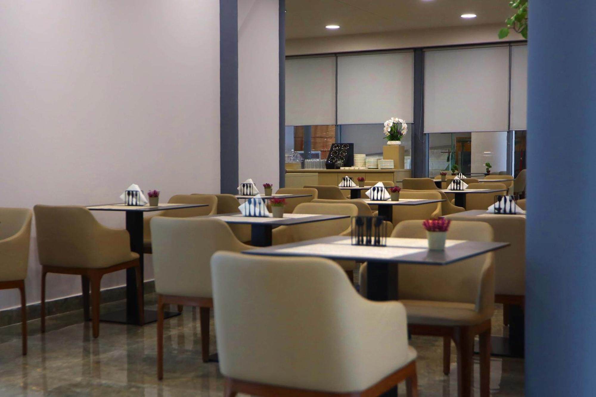 Metro Hotel Terminal Tiranë Ngoại thất bức ảnh