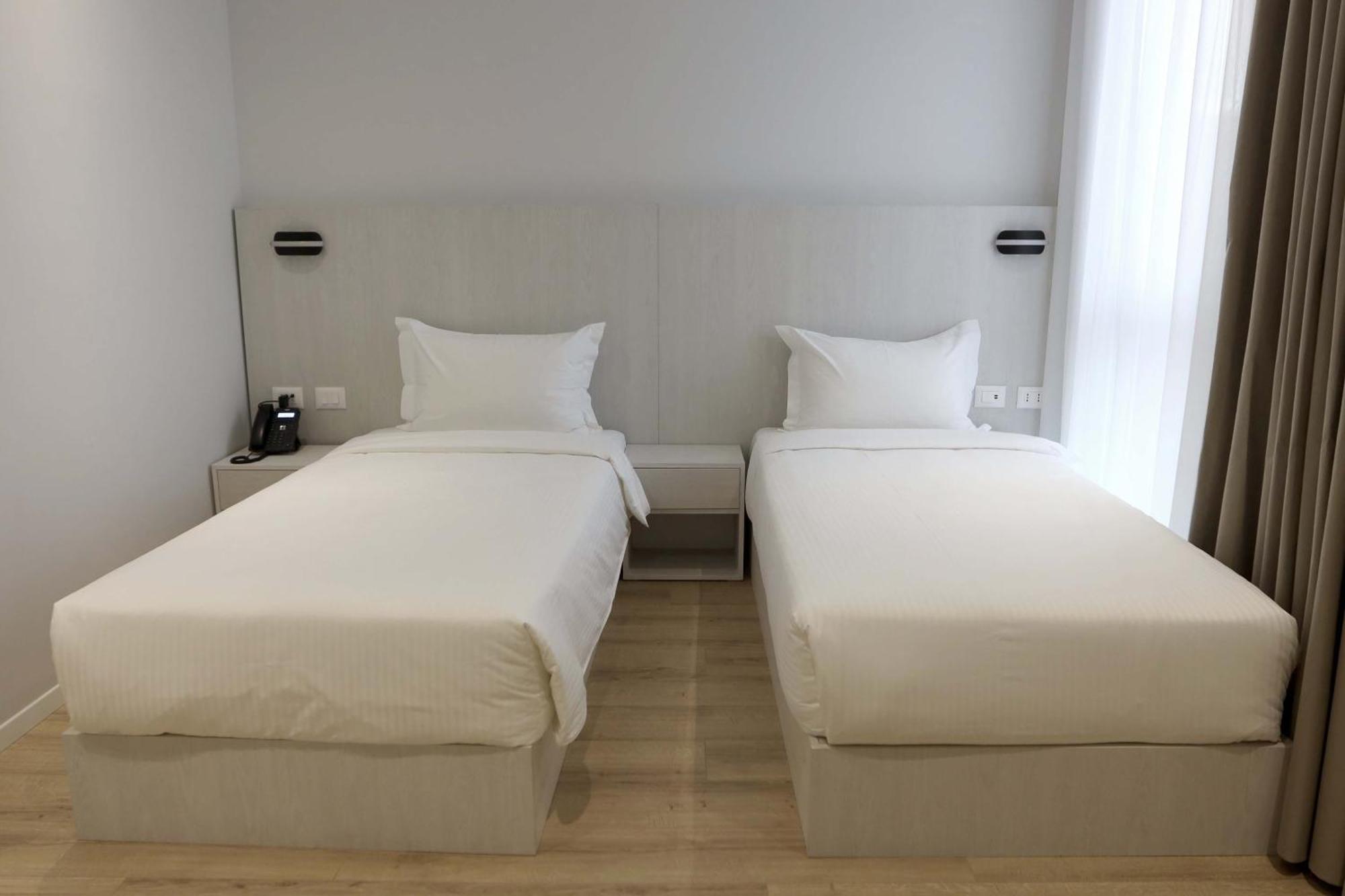 Metro Hotel Terminal Tiranë Ngoại thất bức ảnh