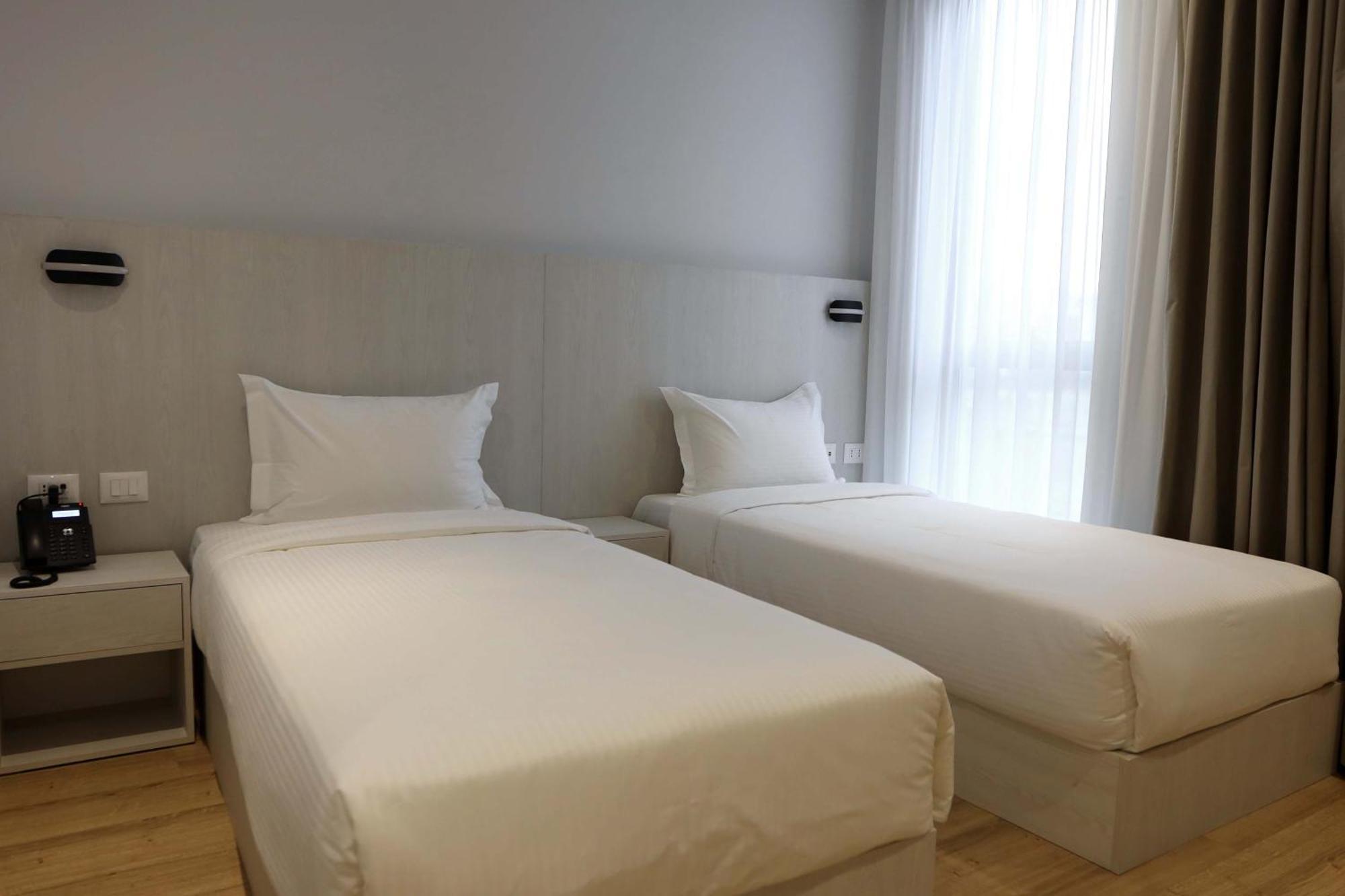 Metro Hotel Terminal Tiranë Ngoại thất bức ảnh